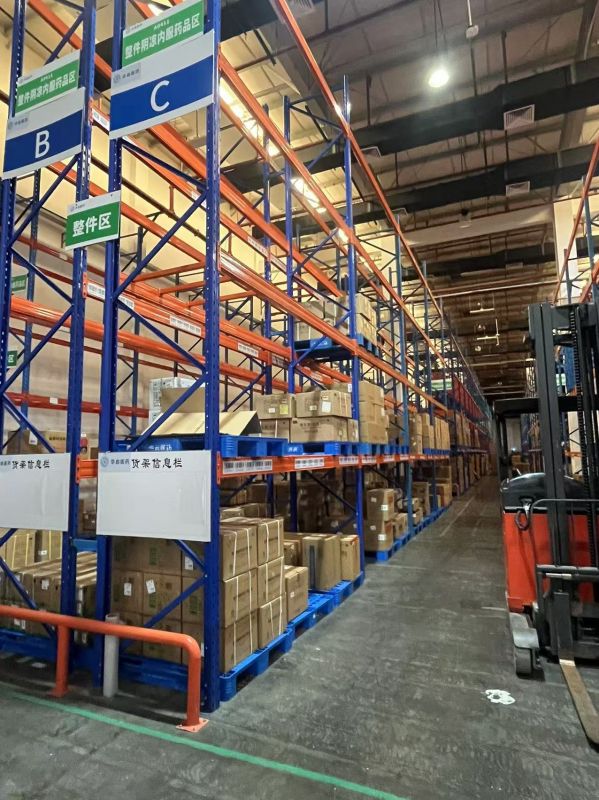 塑料托盘应用于大型仓库货架